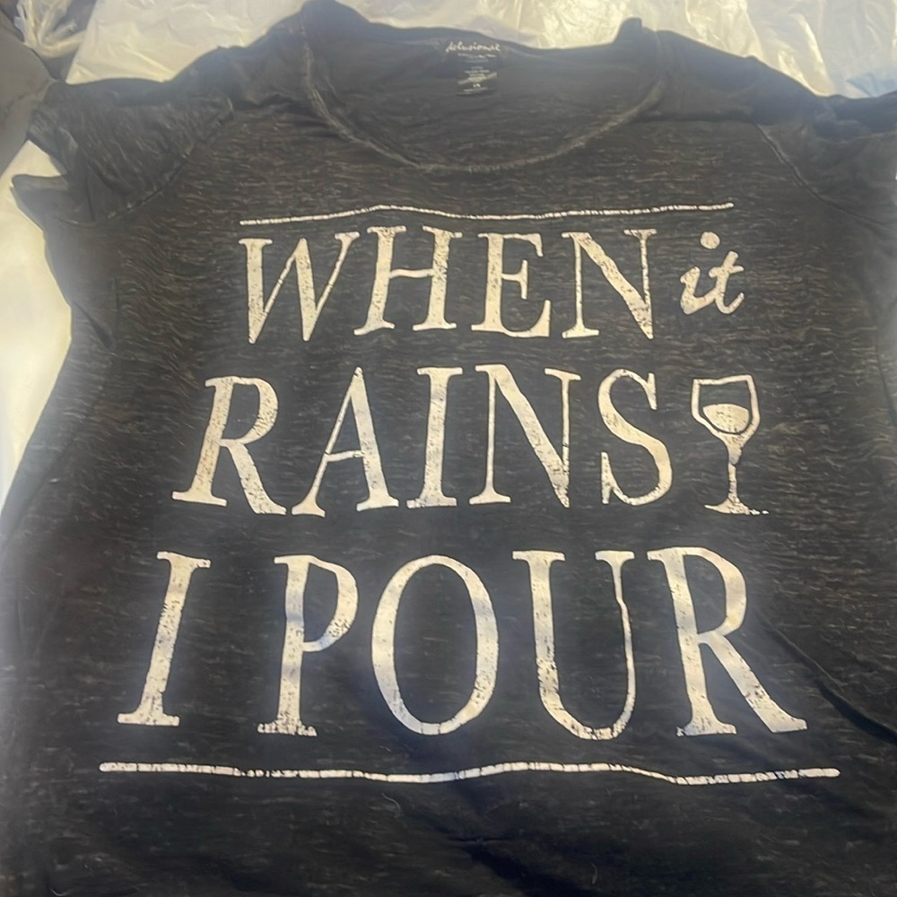 Delusional black grey when it rains I pour wine top size 1X